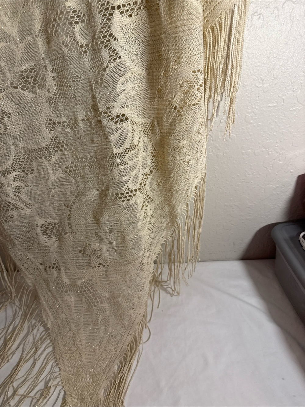Vintage Lace Floral Fringe Gold Piano Shawl Boho Granny Cottage - Picture 6 of 7